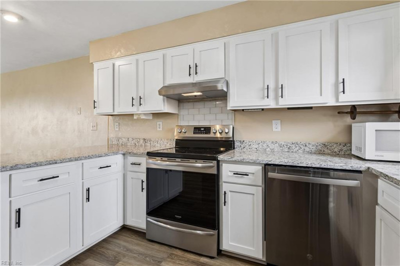 Photo 19 of 48 residential for sale in Norfolk virginia