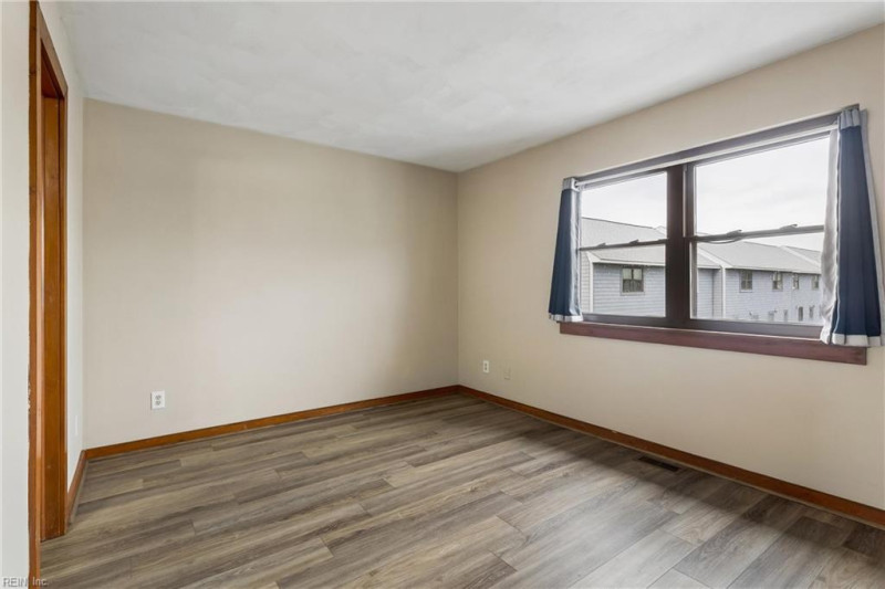 Photo 27 of 48 residential for sale in Norfolk virginia