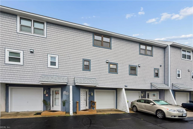 Photo 3 of 48 residential for sale in Norfolk virginia