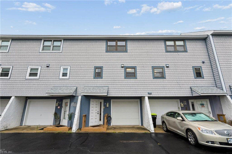 Photo 4 of 48 residential for sale in Norfolk virginia