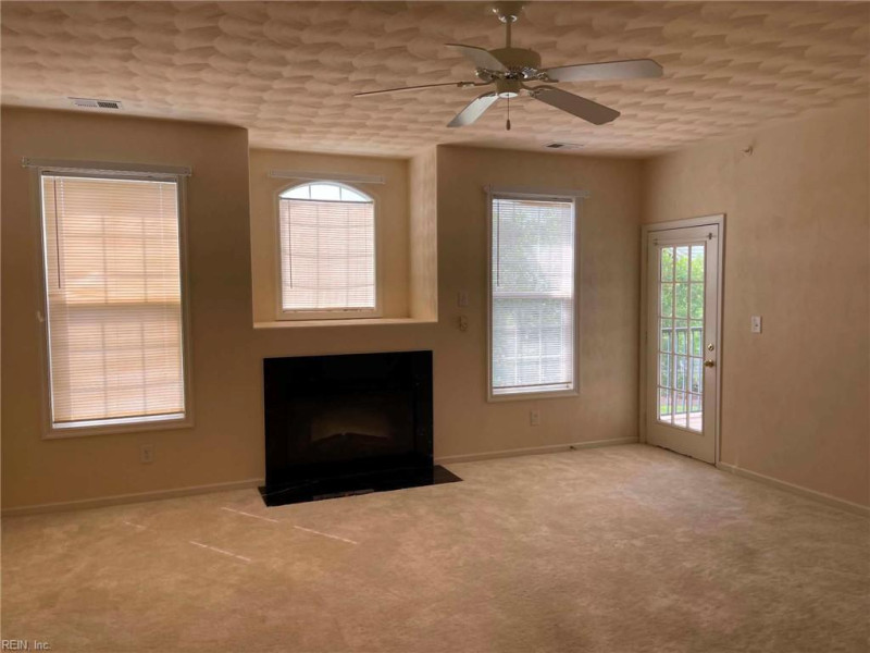 Photo 8 of 28 residential for sale in Virginia Beach virginia