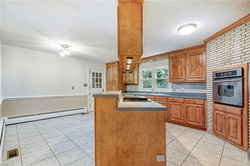 Photo 15 of 46 residential for sale in Newport News virginia