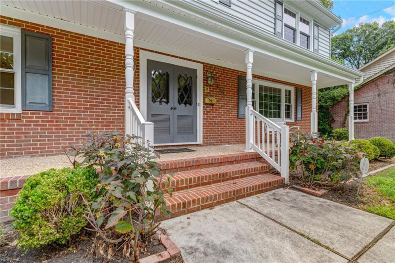 Photo 4 of 46 residential for sale in Newport News virginia
