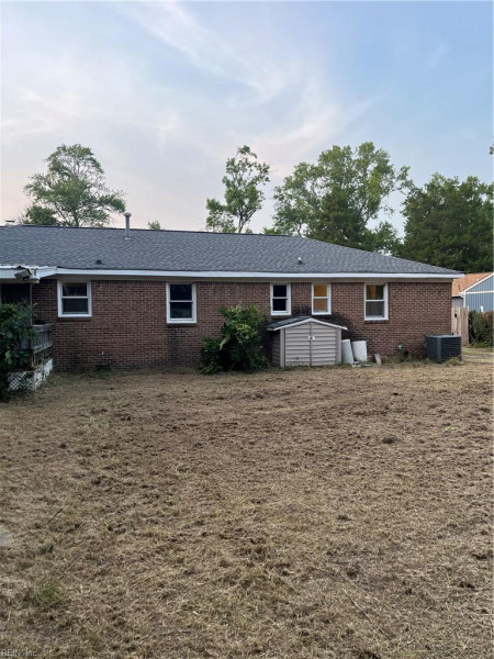 Photo 4 of 6 residential for sale in Chesapeake virginia