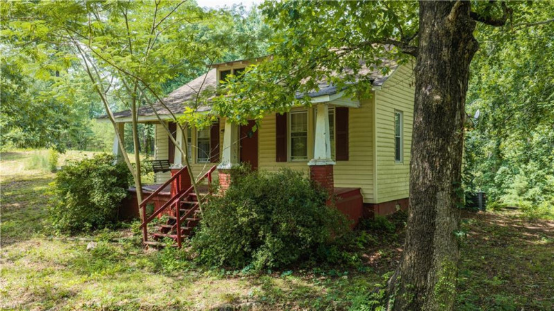 Photo 3 of 11 residential for sale in New Kent County virginia
