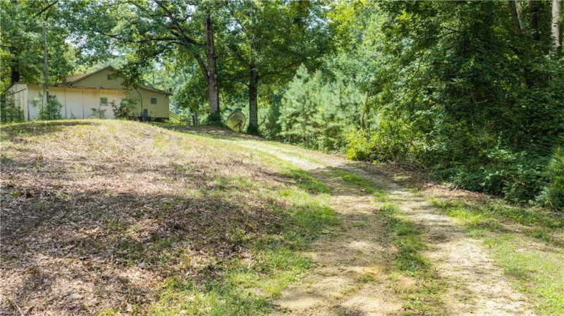 Photo 5 of 11 residential for sale in New Kent County virginia