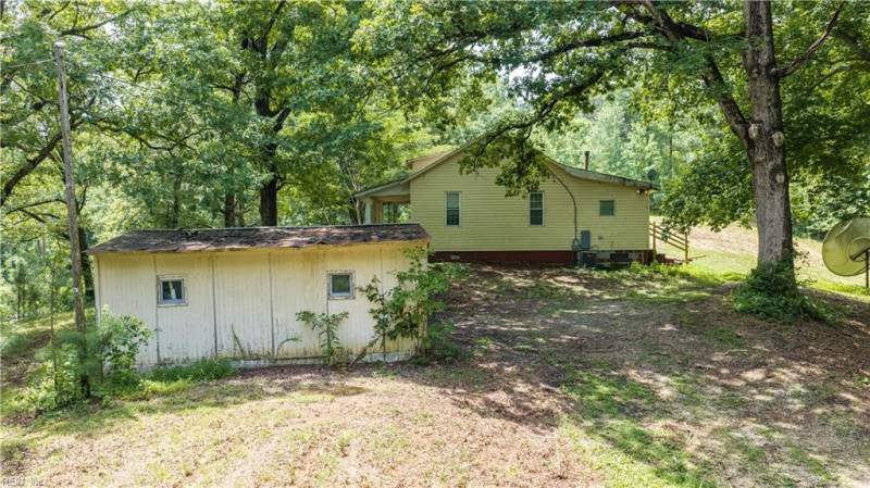 Photo 6 of 11 residential for sale in New Kent County virginia