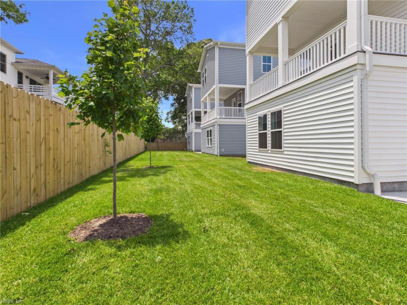 Photo 3 of 34 residential for sale in Virginia Beach virginia