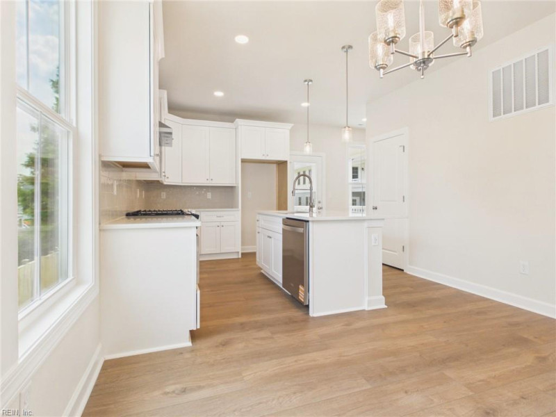 Photo 6 of 34 residential for sale in Virginia Beach virginia