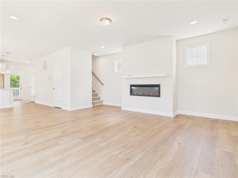 Photo 9 of 34 residential for sale in Virginia Beach virginia