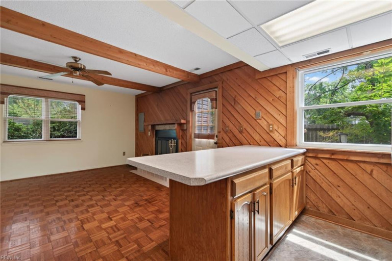 Photo 10 of 33 residential for sale in Virginia Beach virginia