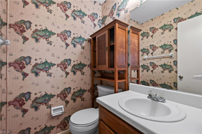 Photo 14 of 33 residential for sale in Virginia Beach virginia
