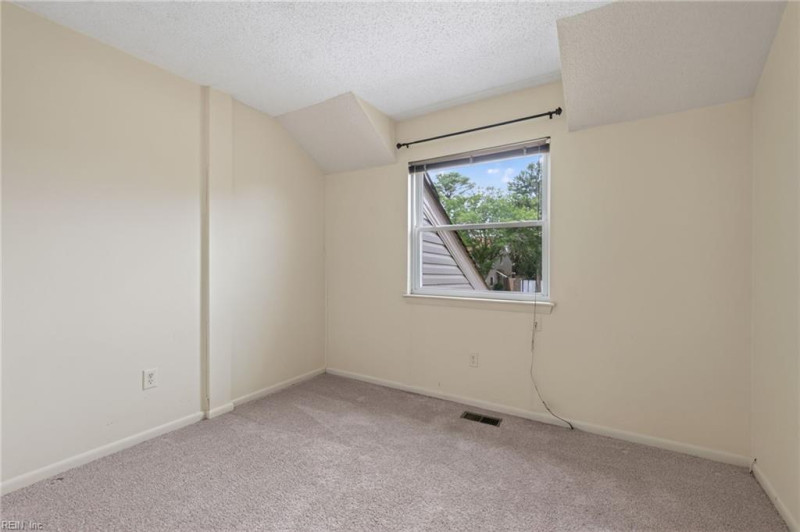 Photo 17 of 33 residential for sale in Virginia Beach virginia
