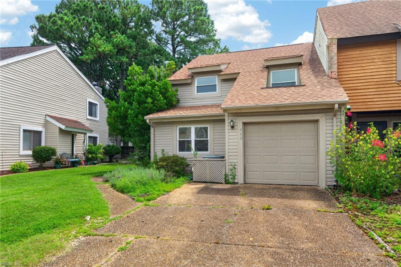 Photo 2 of 33 residential for sale in Virginia Beach virginia