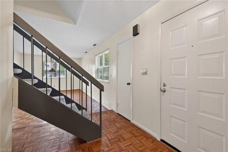 Photo 3 of 33 residential for sale in Virginia Beach virginia