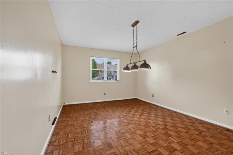 Photo 5 of 33 residential for sale in Virginia Beach virginia
