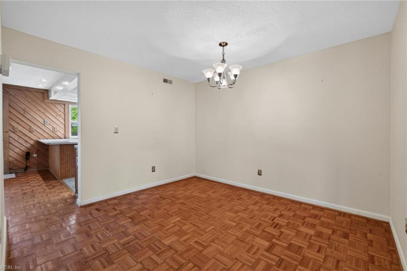 Photo 7 of 33 residential for sale in Virginia Beach virginia