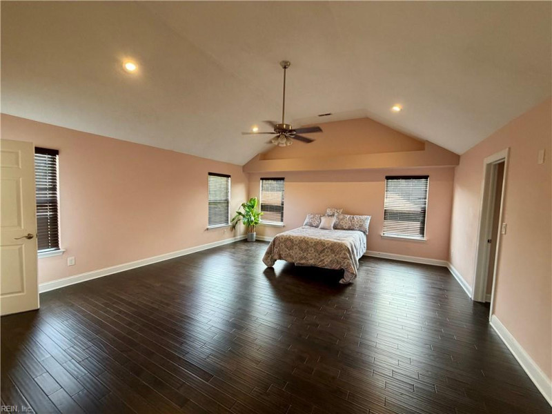 Photo 11 of 24 residential for sale in Virginia Beach virginia