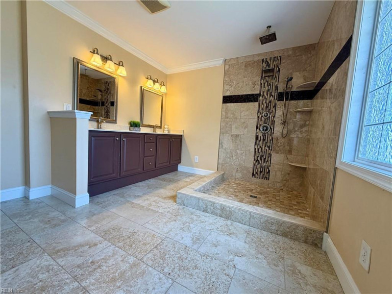 Photo 13 of 24 residential for sale in Virginia Beach virginia