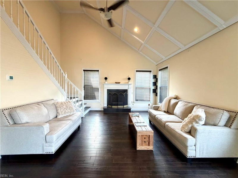 Photo 4 of 24 residential for sale in Virginia Beach virginia