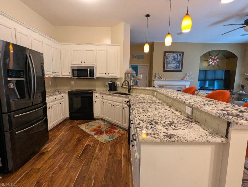 Photo 40 of 47 residential for sale in York County virginia