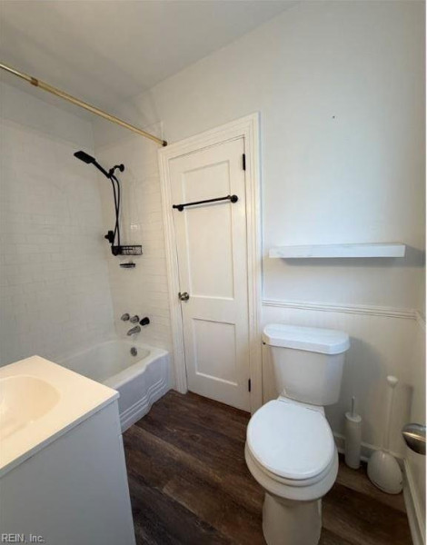 Photo 11 of 25 residential for sale in Hampton virginia