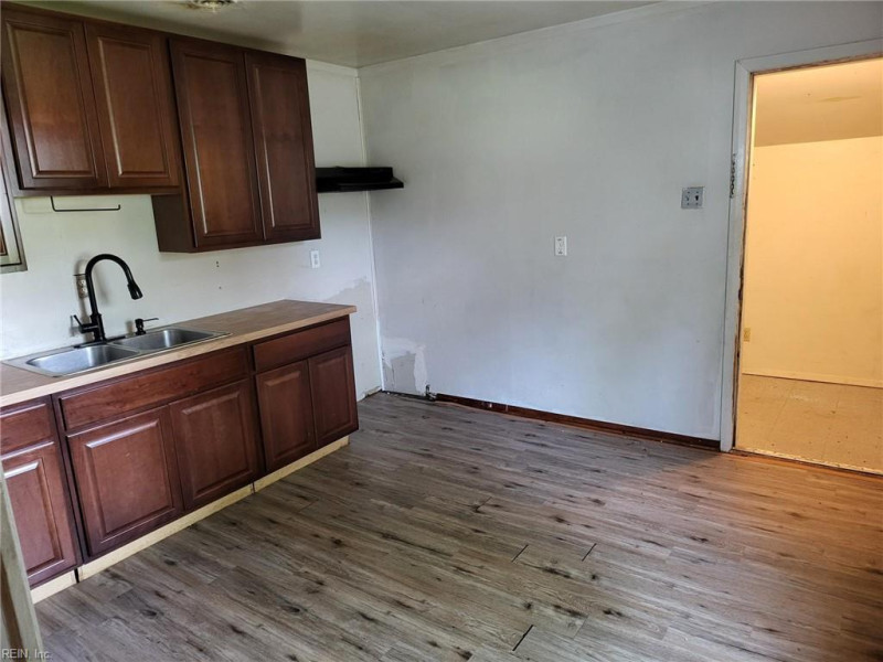 Photo 14 of 23 residential for sale in Hampton virginia
