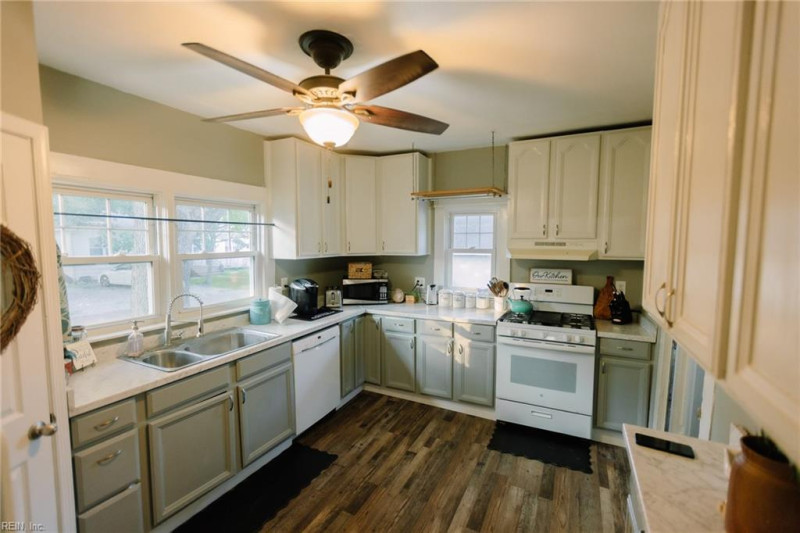 Photo 11 of 36 residential for sale in Chesapeake virginia Photo 11 of 36 residential for sale in Chesapeake virginia