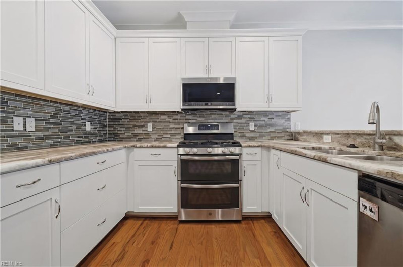 Photo 11 of 34 residential for sale in Poquoson virginia