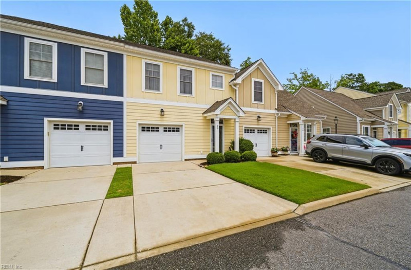 Photo 2 of 34 residential for sale in Poquoson virginia