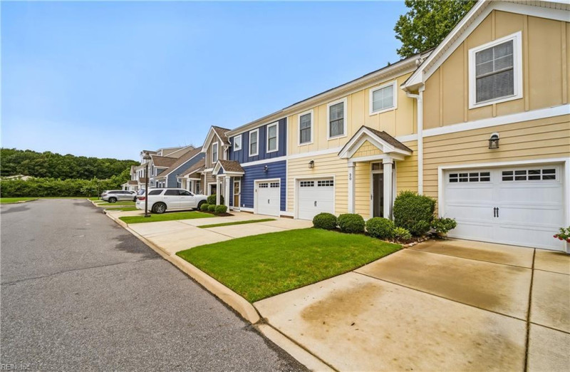 Photo 3 of 34 residential for sale in Poquoson virginia