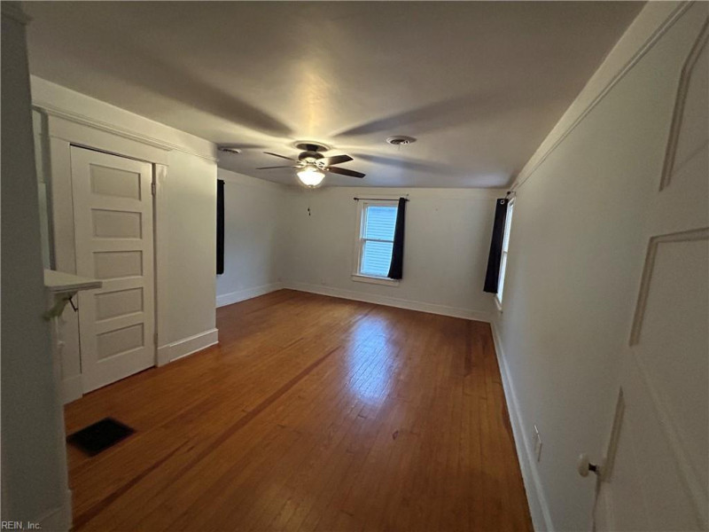 Photo 32 of 43 residential for sale in Portsmouth virginia
