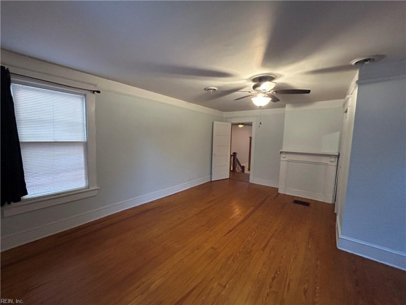 Photo 33 of 43 residential for sale in Portsmouth virginia