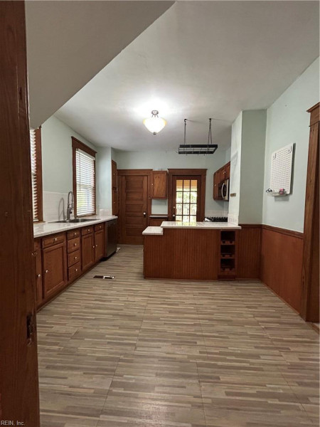 Photo 4 of 43 residential for sale in Portsmouth virginia