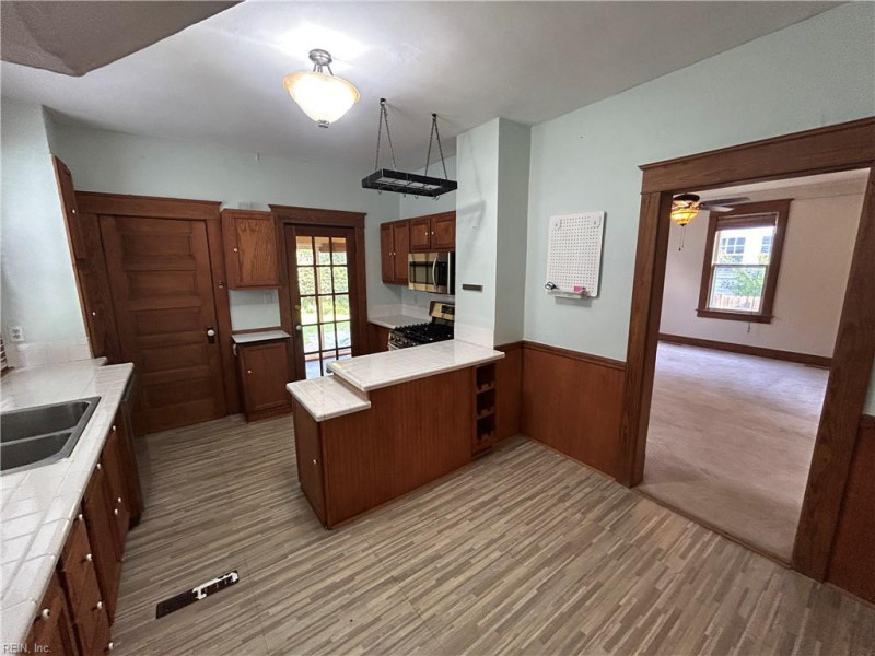 Photo 6 of 43 residential for sale in Portsmouth virginia