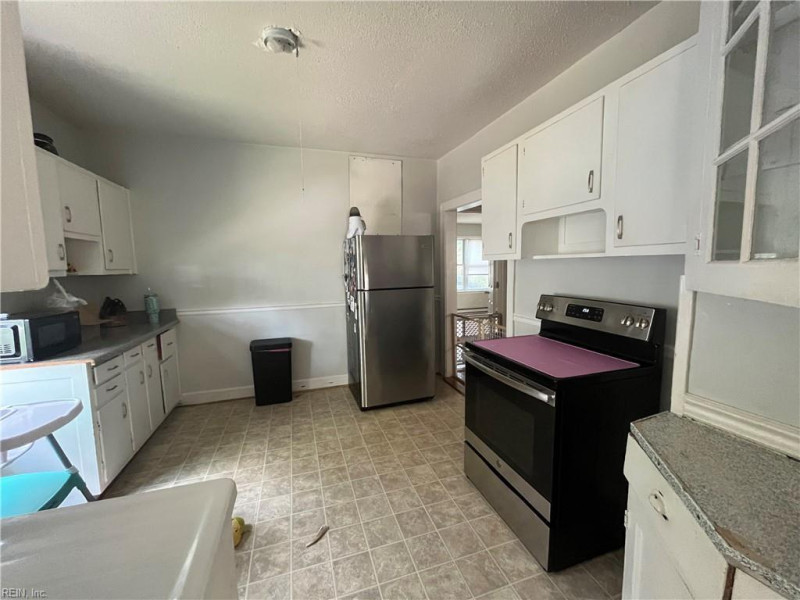 Photo 6 of 21 residential for sale in Newport News virginia