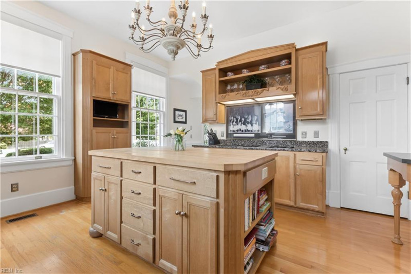 Photo 12 of 50 residential for sale in Hampton virginia
