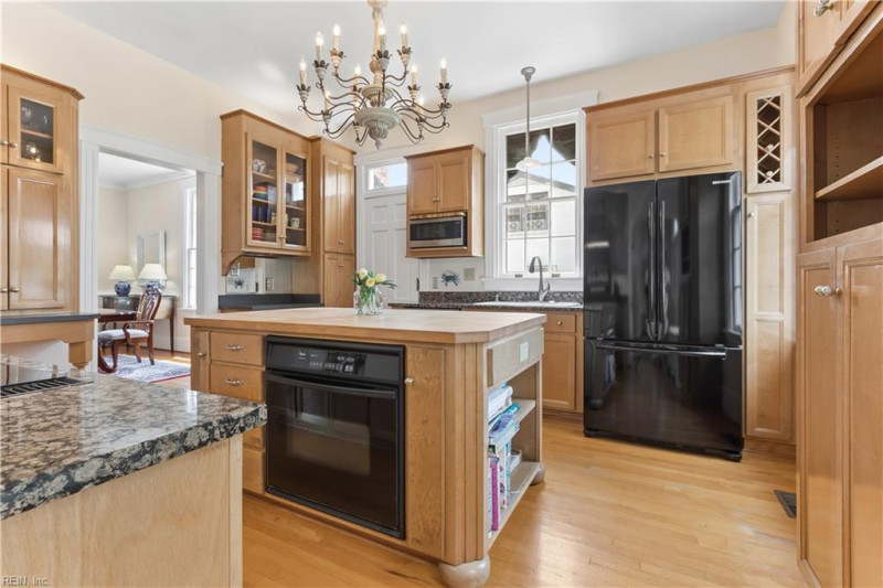 Photo 13 of 50 residential for sale in Hampton virginia