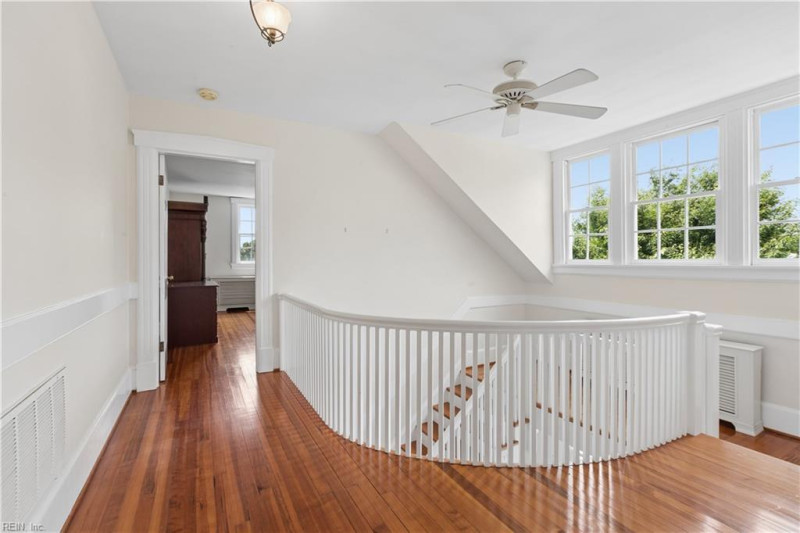 Photo 34 of 50 residential for sale in Hampton virginia