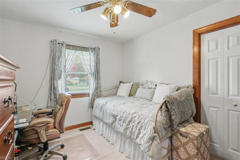 Photo 18 of 35 residential for sale in Hampton virginia