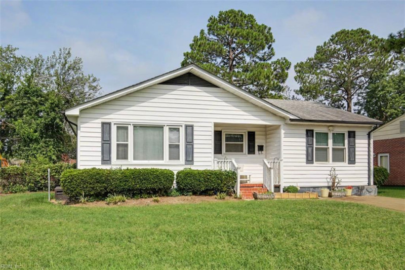 Photo 2 of 35 residential for sale in Hampton virginia