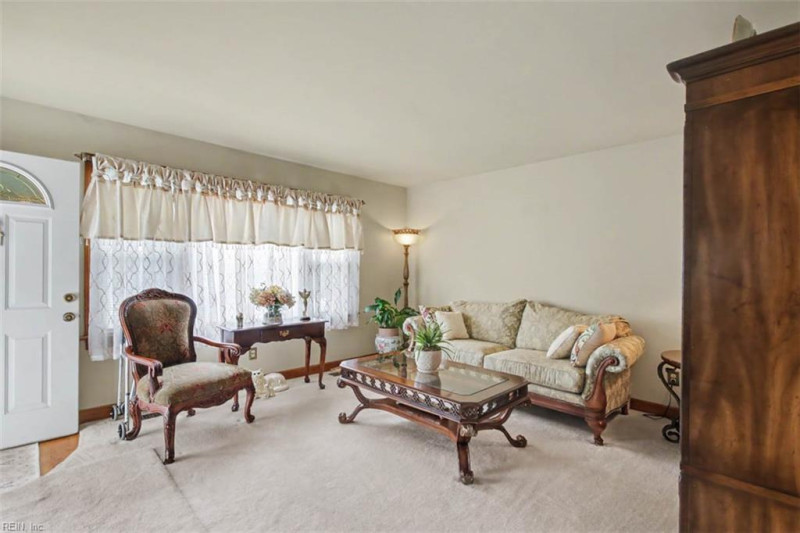 Photo 4 of 35 residential for sale in Hampton virginia