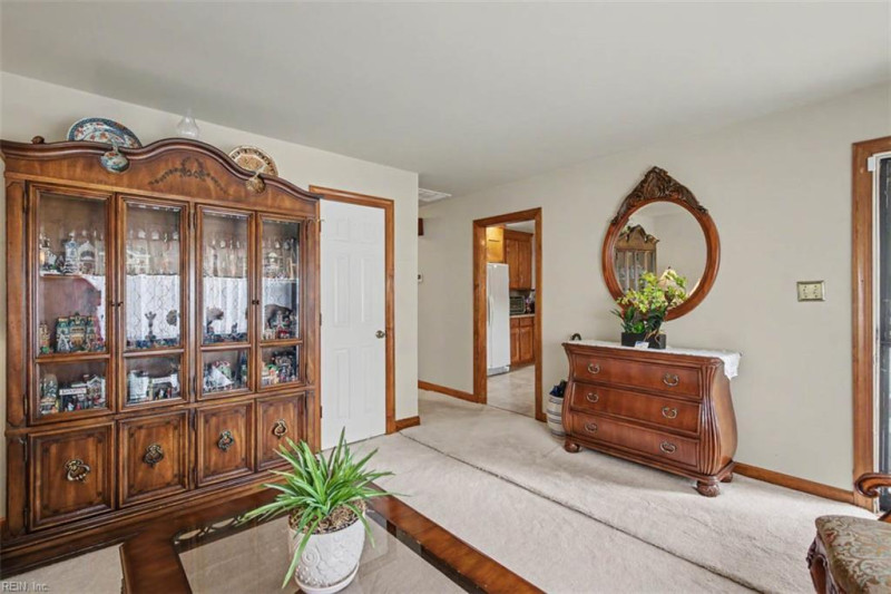 Photo 7 of 35 residential for sale in Hampton virginia