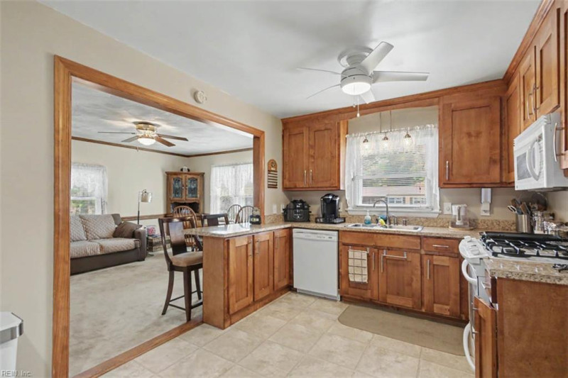 Photo 9 of 35 residential for sale in Hampton virginia
