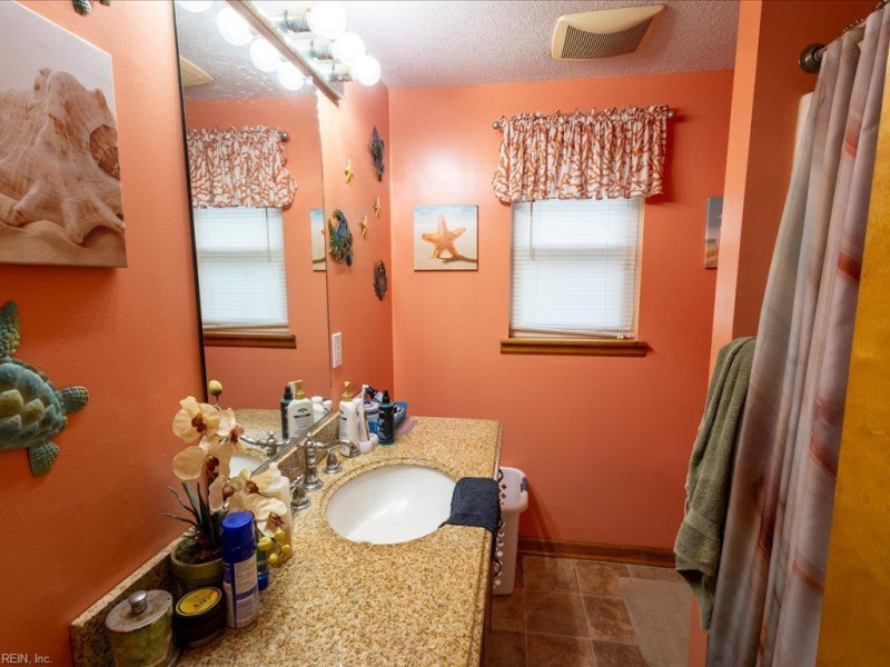 Photo 17 of 28 residential for sale in Chesapeake virginia Photo 17 of 28 residential for sale in Chesapeake virginia