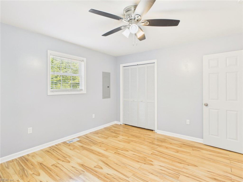 Photo 17 of 22 residential for sale in York County virginia