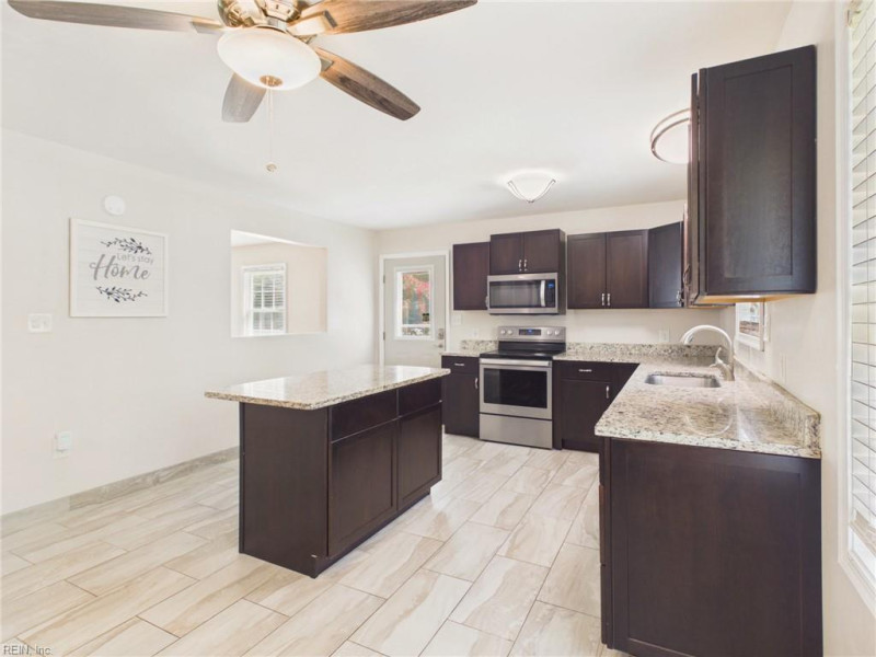 Photo 6 of 22 residential for sale in York County virginia