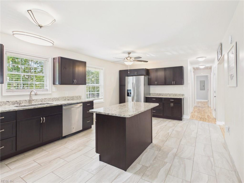 Photo 7 of 22 residential for sale in York County virginia