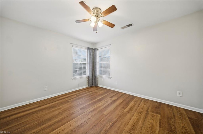 Photo 17 of 50 residential for sale in Suffolk virginia