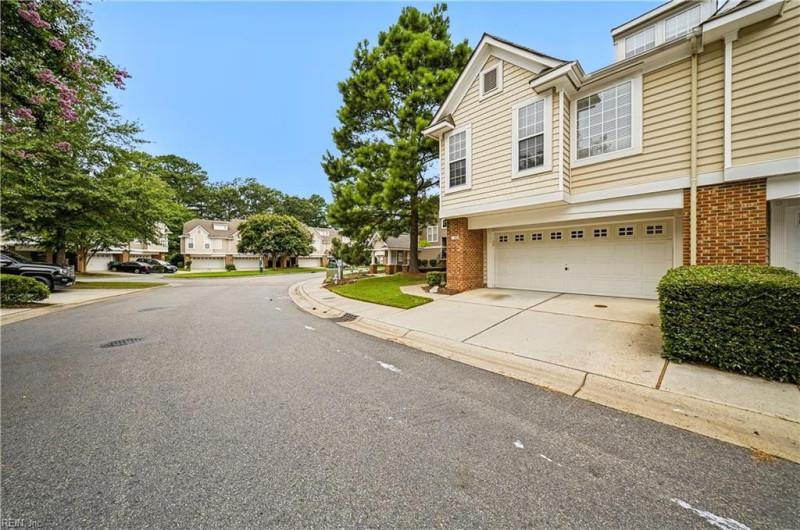 Photo 3 of 50 residential for sale in Suffolk virginia